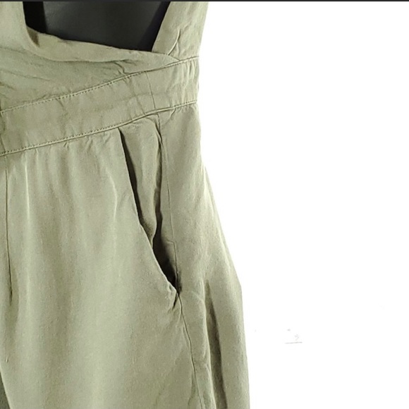 F21 sexy deep V playsuit - Picture 7 of 7